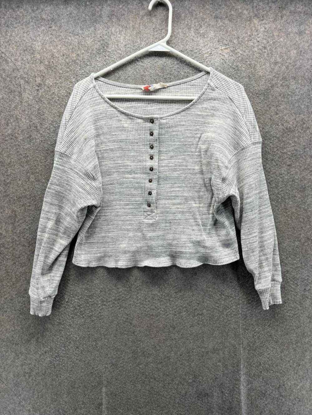 FP Beach Shirt Women Medium Gray Cropped Long Sleeve Henley Thermal Knit